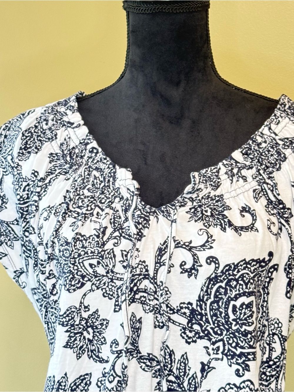 Jones New York Floral Paisley Smocked Elastic Hem Top GUC Large 100% Cotton - Picture 2 of 7